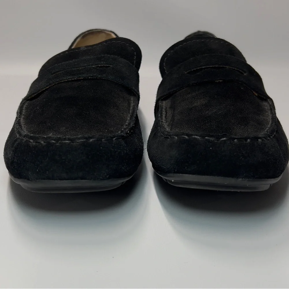BORN men’s size 10m Black Slip On Suede Loafers